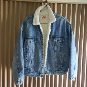 Authenic Orginal Levi's Light Blue Denim Jacket with Sherpa Lining USA